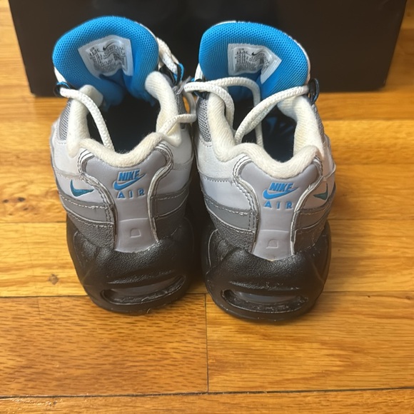 Barely Worn !!!Airmax 95 - Picture 3 of 4
